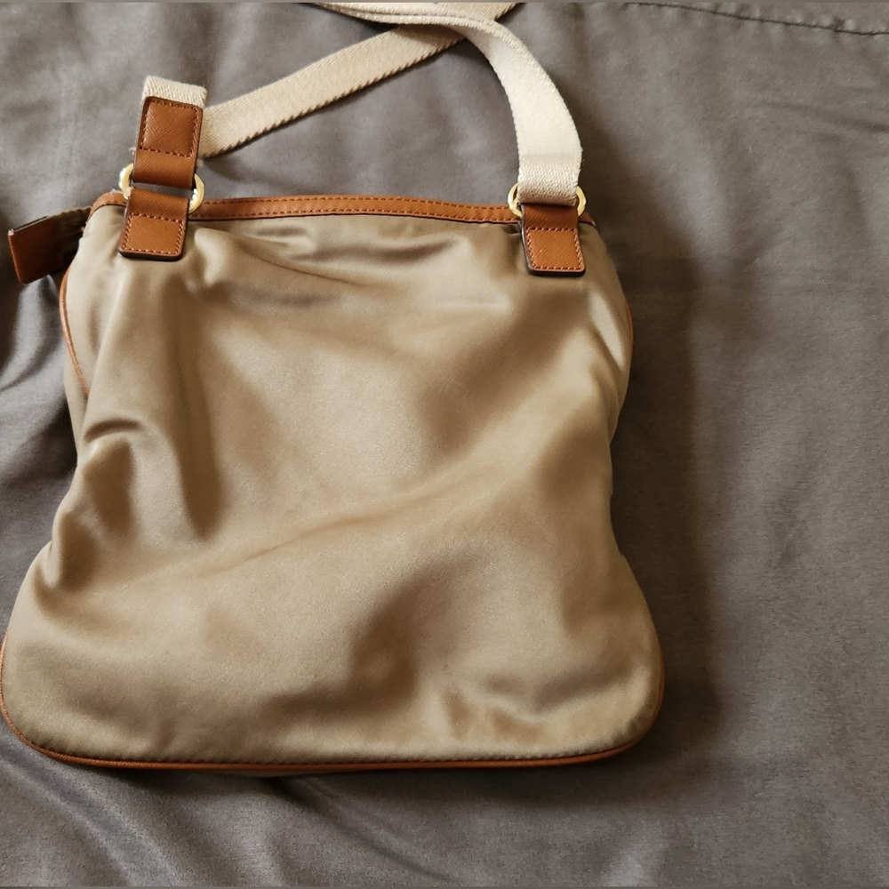 Crossbody - Picture 4 of 8